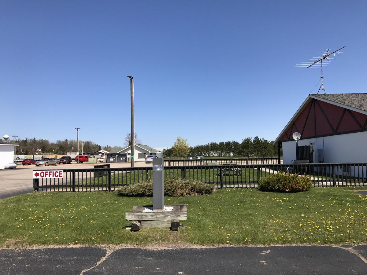 Exxon Quik Stop & Motel Wausaukee Exteriér fotografie