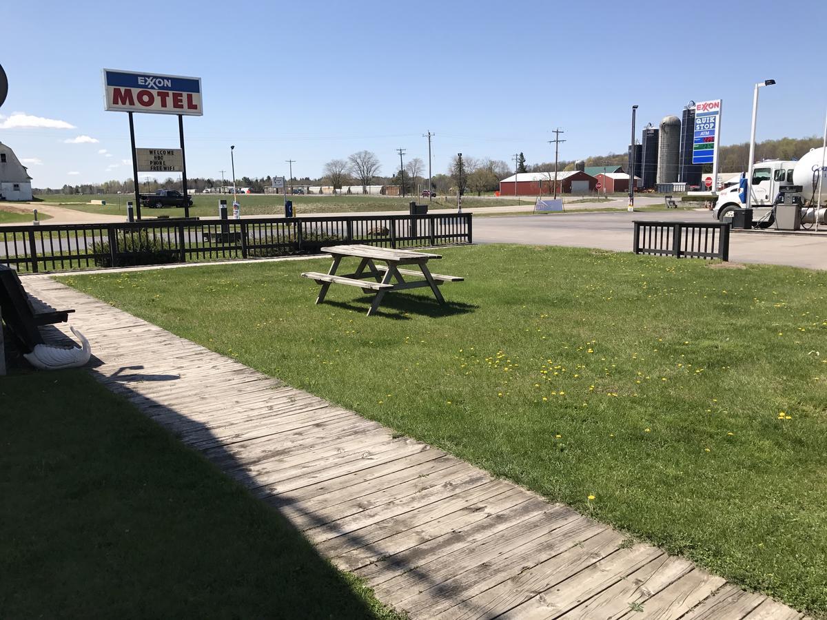Exxon Quik Stop & Motel Wausaukee Exteriér fotografie